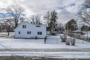 351 E Scott St, Omro, WI 54963 - Photo 38