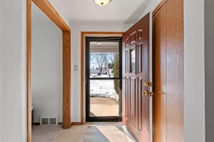 2216 Glendale Ave, Green Bay, WI 54303 - Photo 6