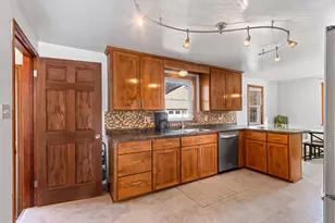 2216 Glendale Ave, Green Bay, WI 54303 - Photo 10