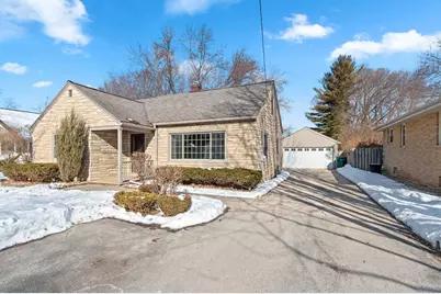 2216 Glendale Avenue, Green Bay, WI 54303 - Photo 2