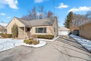 2216 Glendale Ave, Green Bay, WI 54303 - Photo 2