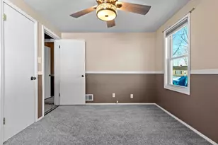 464 Oaklawn Ave, Green Bay, WI 54304 - Photo 14