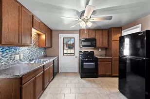 464 Oaklawn Ave, Green Bay, WI 54304 - Photo 16