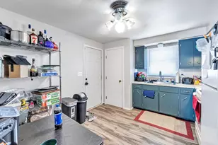 708 N Fernmeadow Dr, Appleton, WI 54915 - Photo 2