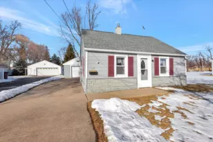 228 Allen Ave, Oshkosh, WI 54901 - Photo 1