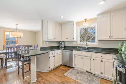 N9639 Crystal Court, Appleton, WI 54915 - Photo 4