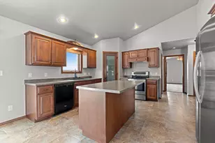 1728 Ballinamore Pl, De Pere, WI 54115 - Photo 8