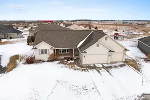 1728 Ballinamore Pl, De Pere, WI 54115 - Photo 2