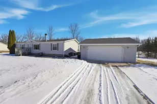 882 Lilac Rd, Little Suamico, WI 54141 - Photo 1