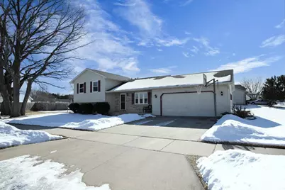 1390 Timothy Trail, Oshkosh, WI 54904 - Photo 2