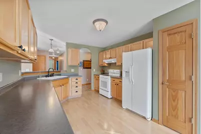 1542 Primrose Lane, Fond du Lac, WI 54935 - Photo 10