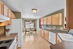 1542 Primrose Ln, Fond du Lac, WI 54935 - Photo 8