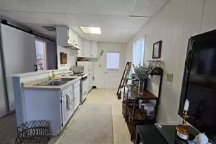 510 E Alfred St, Weyauwega, WI 54983 - Photo 8
