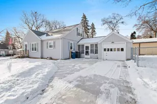 220 E Whitney St, Green Bay, WI 54301 - Photo 2