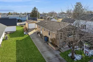 1309 Graham Ave, Oshkosh, WI 54902 - Photo 2