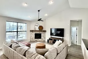 1620 Creekview Ln, Oconomowoc, WI 53066 - Photo 14