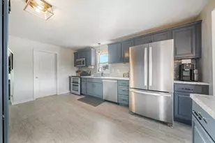 624 E Quincy St, New London, WI 54961 - Photo 8