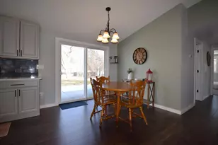 1452 Bonnie Dr, Menasha, WI 54952 - Photo 8