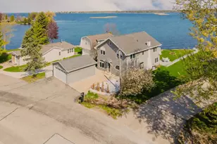 2210 Westwind Rd, Oshkosh, WI 54904 - Photo 2