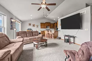 101 Sunny Meadows Dr, Kaukauna, WI 54130 - Photo 4
