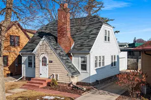 827 Catherine St, Green Bay, WI 54301 - Photo 1