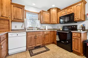 1069 Martin Ave, Fond du Lac, WI 54935 - Photo 10