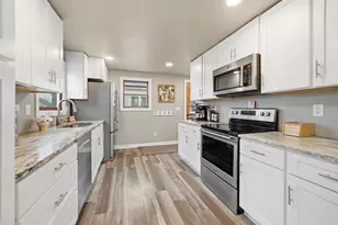 1202 Cleveland St, Green Bay, WI 54304 - Photo 6