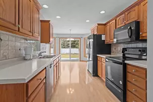 3082 Winnipeg St, Menasha, WI 54952 - Photo 8