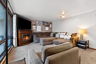 684 Lida Ln, Green Bay, WI 54304 - Photo 2