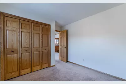 1377 W 18th Avenue, Oshkosh, WI 54902 - Photo 14