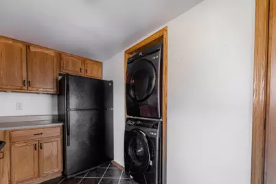 1377 W 18th Avenue, Oshkosh, WI 54902 - Photo 8