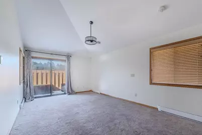 1377 W 18th Avenue, Oshkosh, WI 54902 - Photo 2