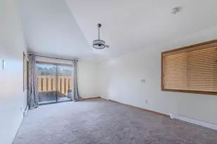 1377 W 18th Ave, Oshkosh, WI 54902 - Photo 2