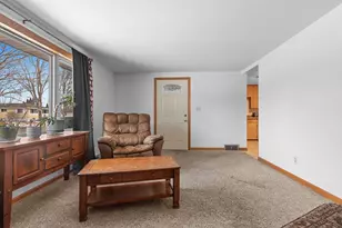 3137 Parkdale Dr, Marinette, WI 54143 - Photo 4