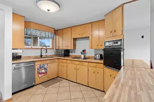 3137 Parkdale Dr, Marinette, WI 54143 - Photo 6