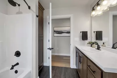 2039 Lone Grove Avenue, Green Bay, WI 54303 - Photo 32