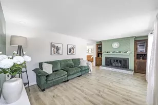 313 Steven Ct, Denmark, WI 54208 - Photo 4