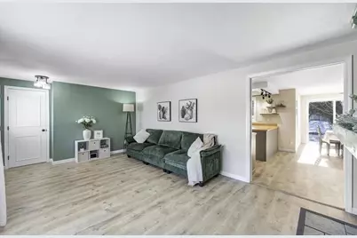 313 Steven Court, Denmark, WI 54208 - Photo 6