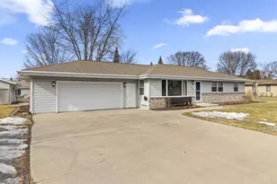 1501 N Lynndale Dr, Appleton, WI 54914 - Photo 2