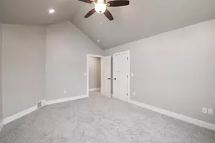 657 Black Earth Dr, De Pere, WI 54115 - Photo 40