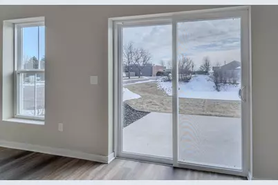 1068 W 20th Avenue, Oshkosh, WI 54902 - Photo 12