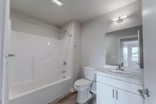 1072 W 20th Ave, Oshkosh, WI 54902 - Photo 24