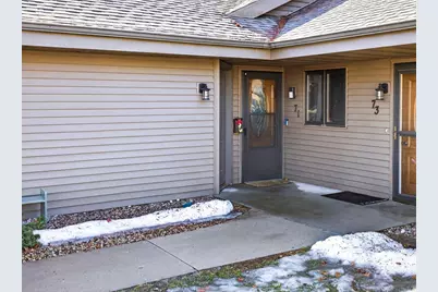 71 Spencer Village Court, Appleton, WI 54914 - Photo 2