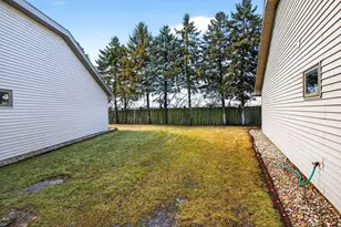 71 Spencer Village Ct, Appleton, WI 54914 - Photo 26