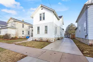 118 W 12th Ave, Oshkosh, WI 54902 - Photo 2