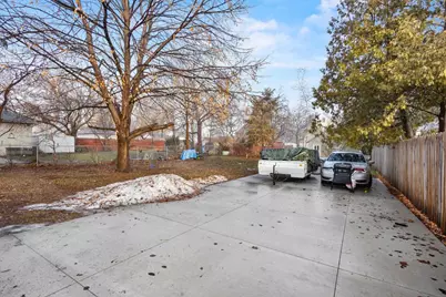 118 W 12th Avenue, Oshkosh, WI 54902 - Photo 34