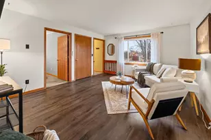 2012 Roberts Ave, Oshkosh, WI 54904 - Photo 6