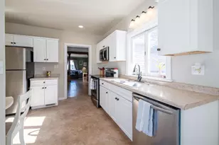 561 Bowen St, Oshkosh, WI 54901 - Photo 12