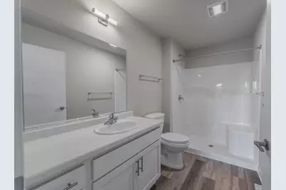 1084 W 20th Avenue, Oshkosh, WI 54902 - Photo 18