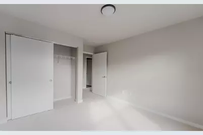 1084 W 20th Avenue, Oshkosh, WI 54902 - Photo 18